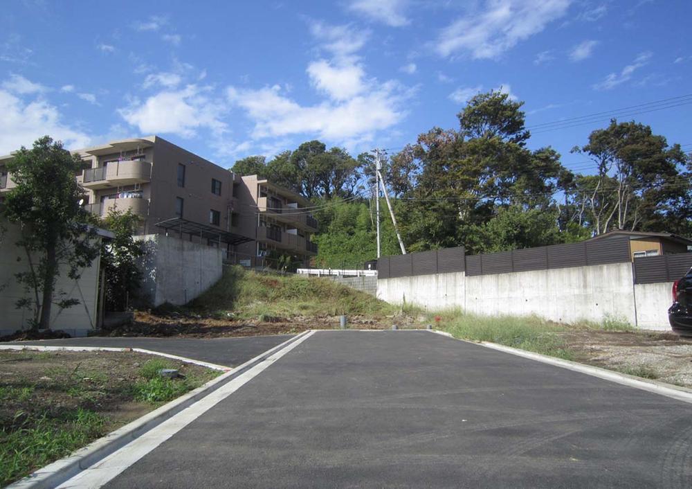 Local photos, including front road. Subdivision in the road