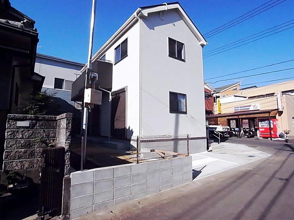 Local appearance photo