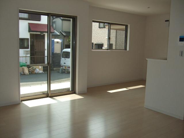 Living. Local (September 2013) Shooting