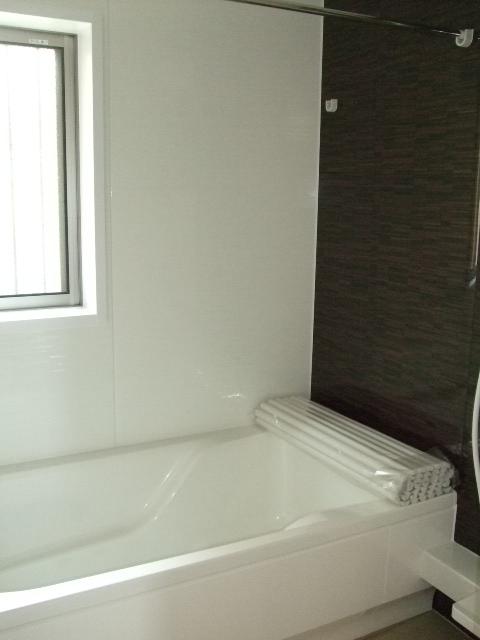 Bathroom. Local (September 2013) Shooting