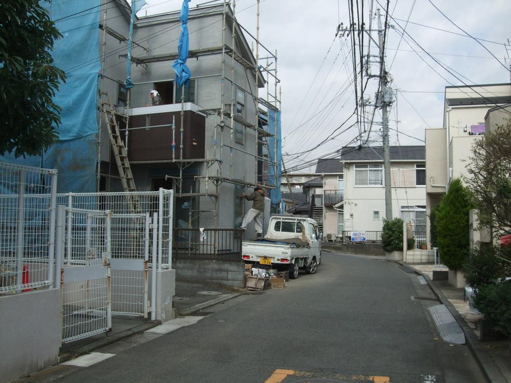 Local photos, including front road. Local (11 May 2013) Shooting