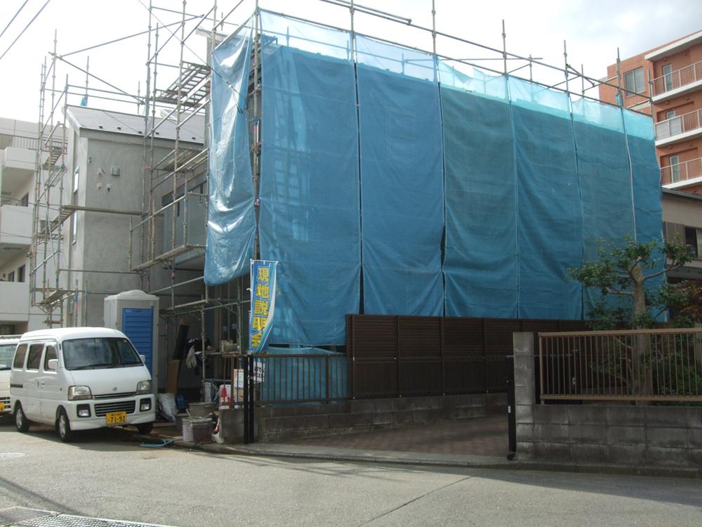 Local appearance photo. Local (11 May 2013) Shooting