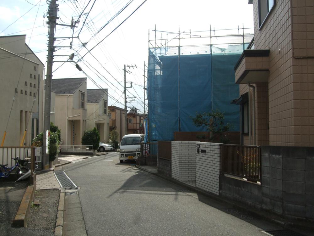 Local photos, including front road. Local (11 May 2013) Shooting