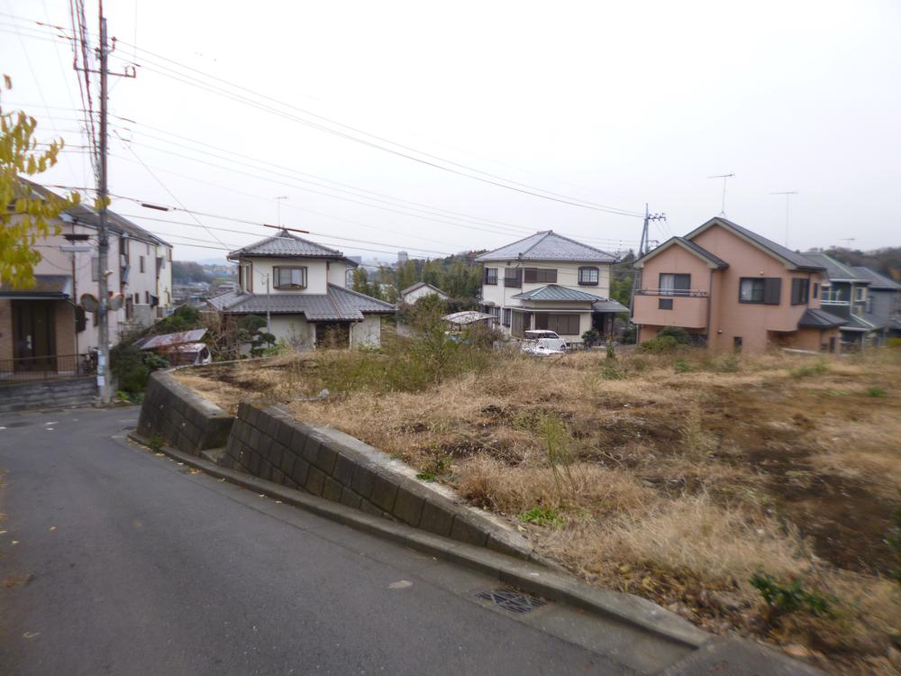 Local photos, including front road. Local (12 May 2013) Shooting