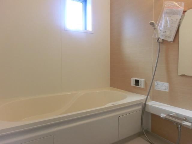 Bathroom. Building 2