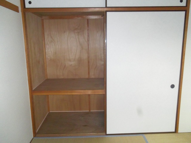 Receipt. Storage rich and the room also clean (* ^^) v