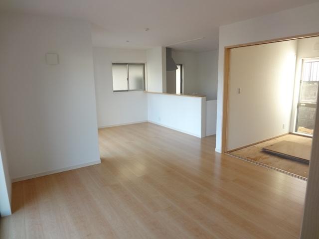 Living. Local (11 May 2013) Shooting