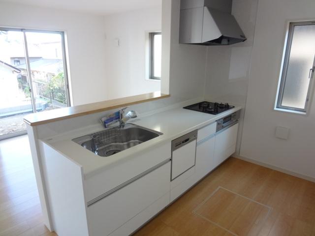 Kitchen. Local (11 May 2013) Shooting