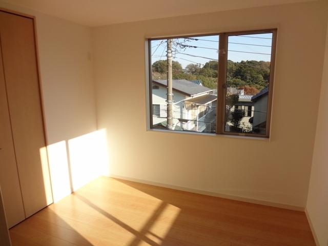 Non-living room. Local (11 May 2013) Shooting