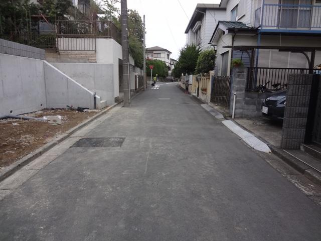 Local photos, including front road. Local (11 May 2013) Shooting