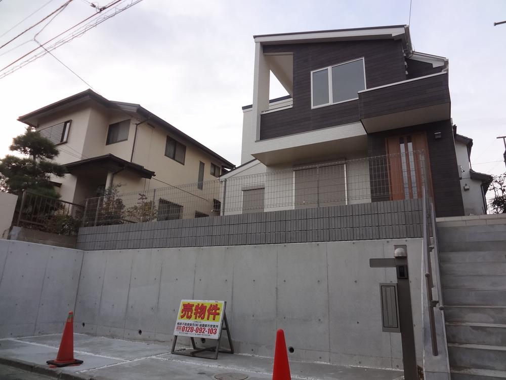 Local appearance photo. Local (12 May 2013) Shooting