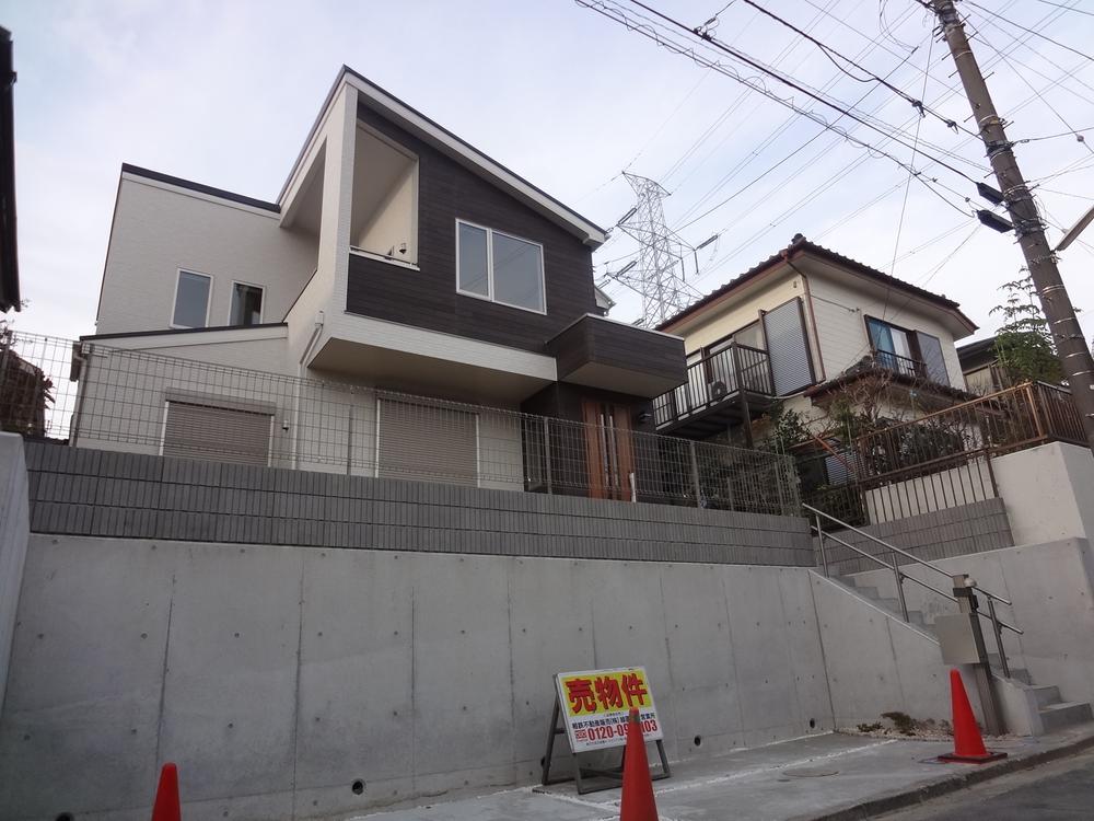 Local appearance photo. Local (12 May 2013) Shooting