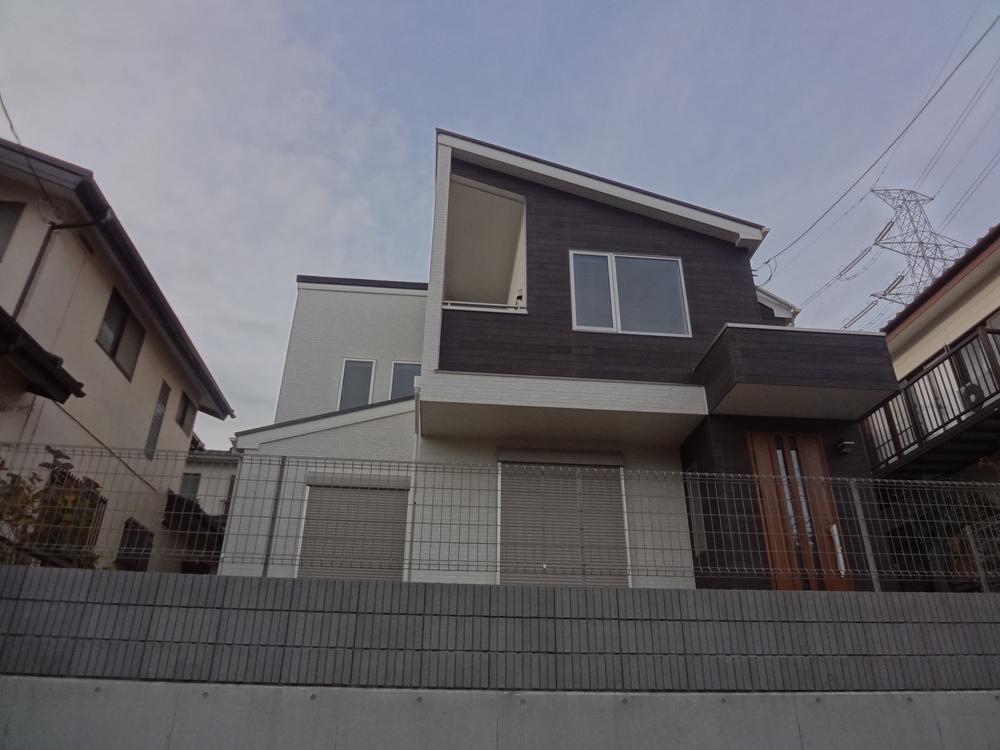 Local appearance photo. Local (12 May 2013) Shooting