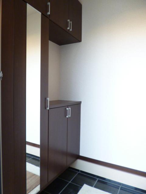 Entrance. 3 Building entrance