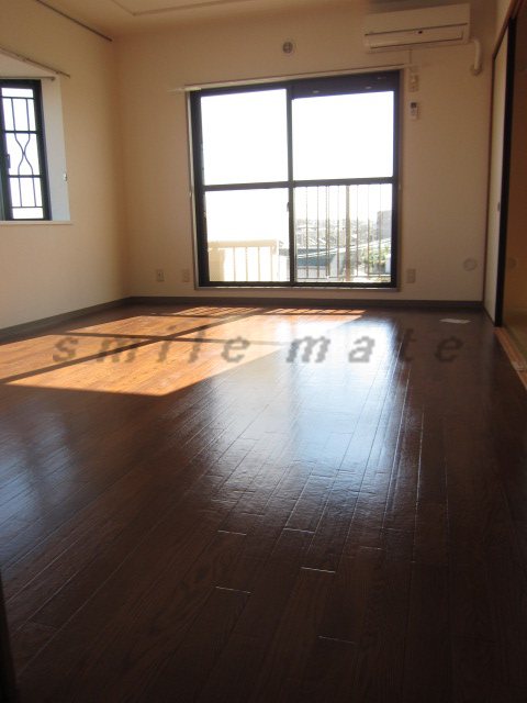 Living and room. Our if brokerage fees!