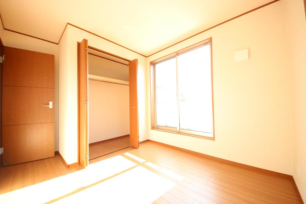 Non-living room. Same specifications