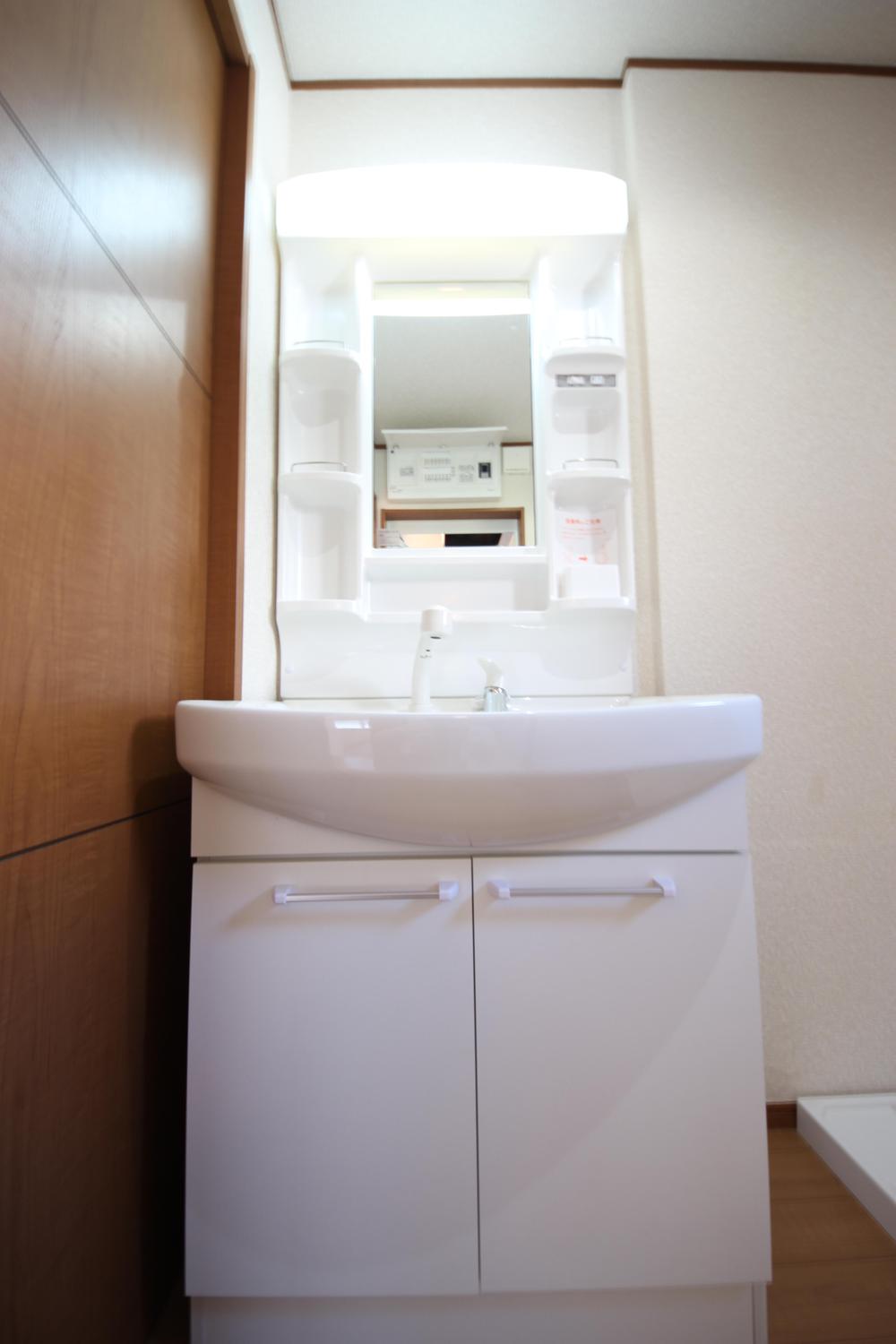 Wash basin, toilet. Same specifications