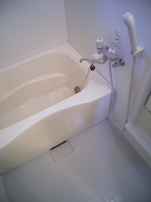 Bath. The bathroom is with a course Reheating function