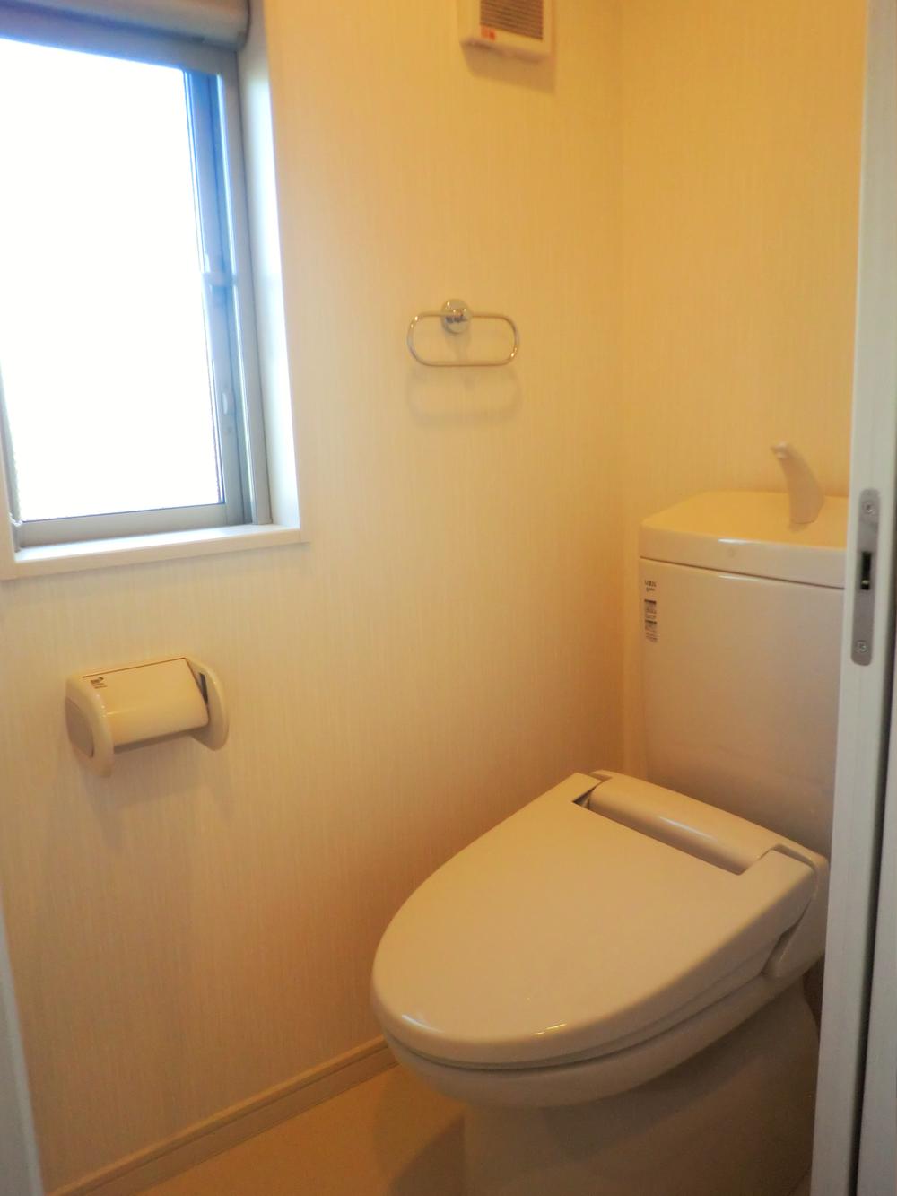 Toilet.  [Toilet November shooting] Water-saving type shower toilet