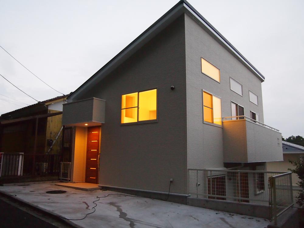 Local appearance photo. South appearance