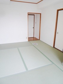 Living and room. Good 6 Pledge Japanese-style day on the south-facing