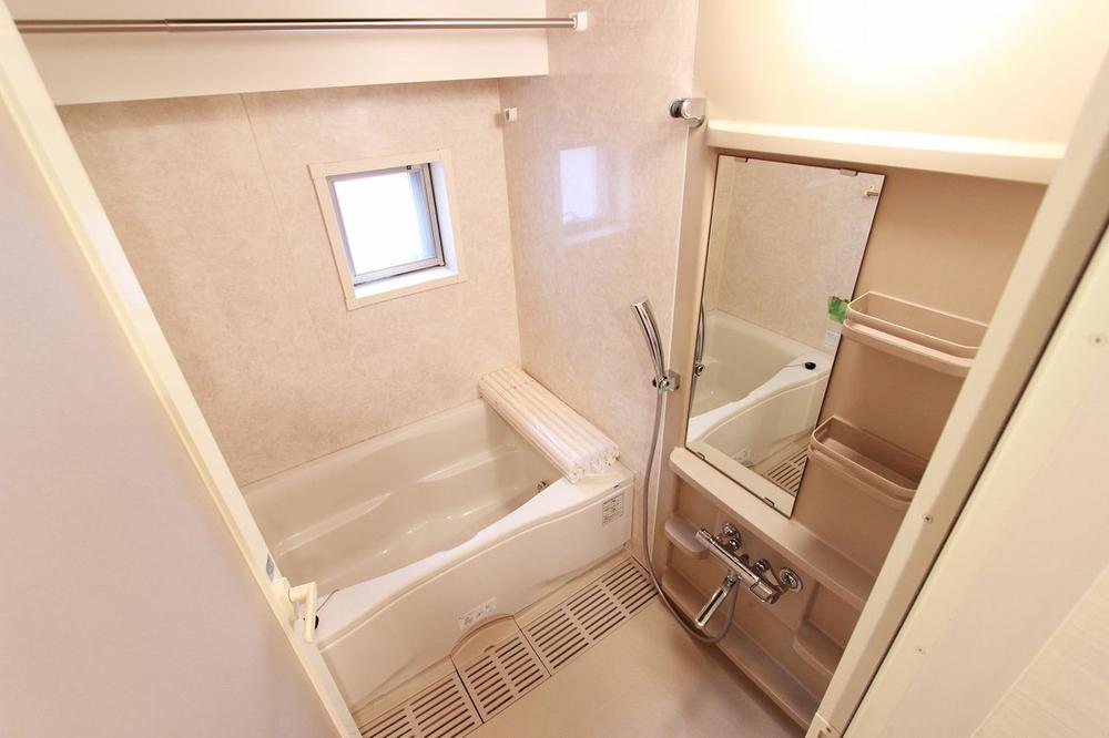 Bathroom. Indoor (12 May 2013) Shooting