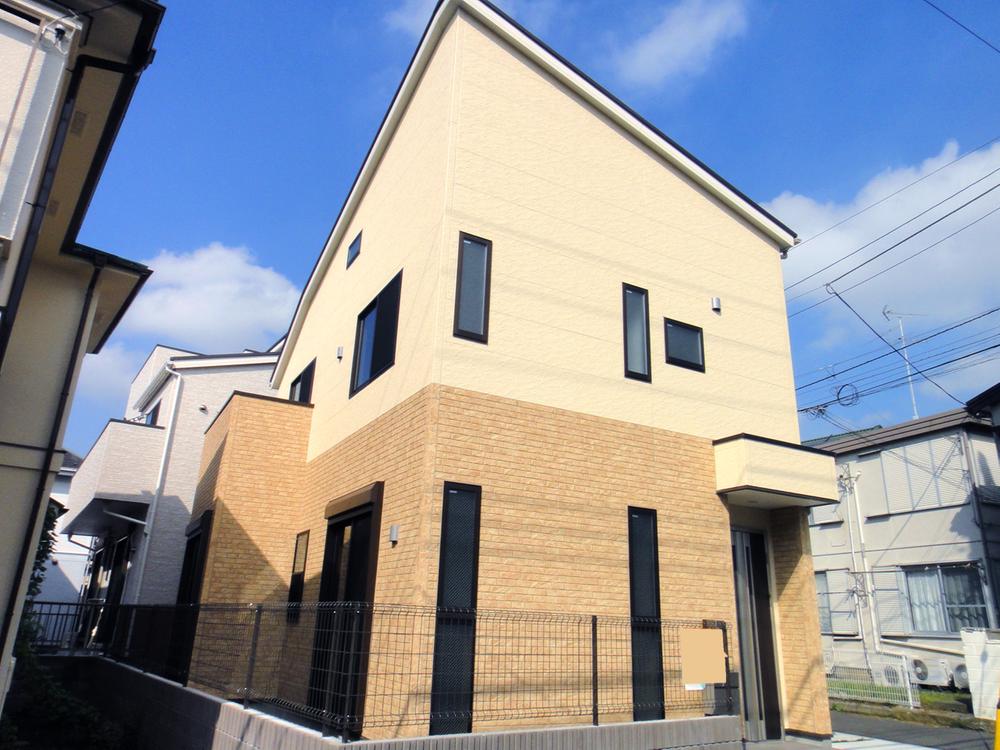 Local appearance photo. Local (10 May 2013) Shooting