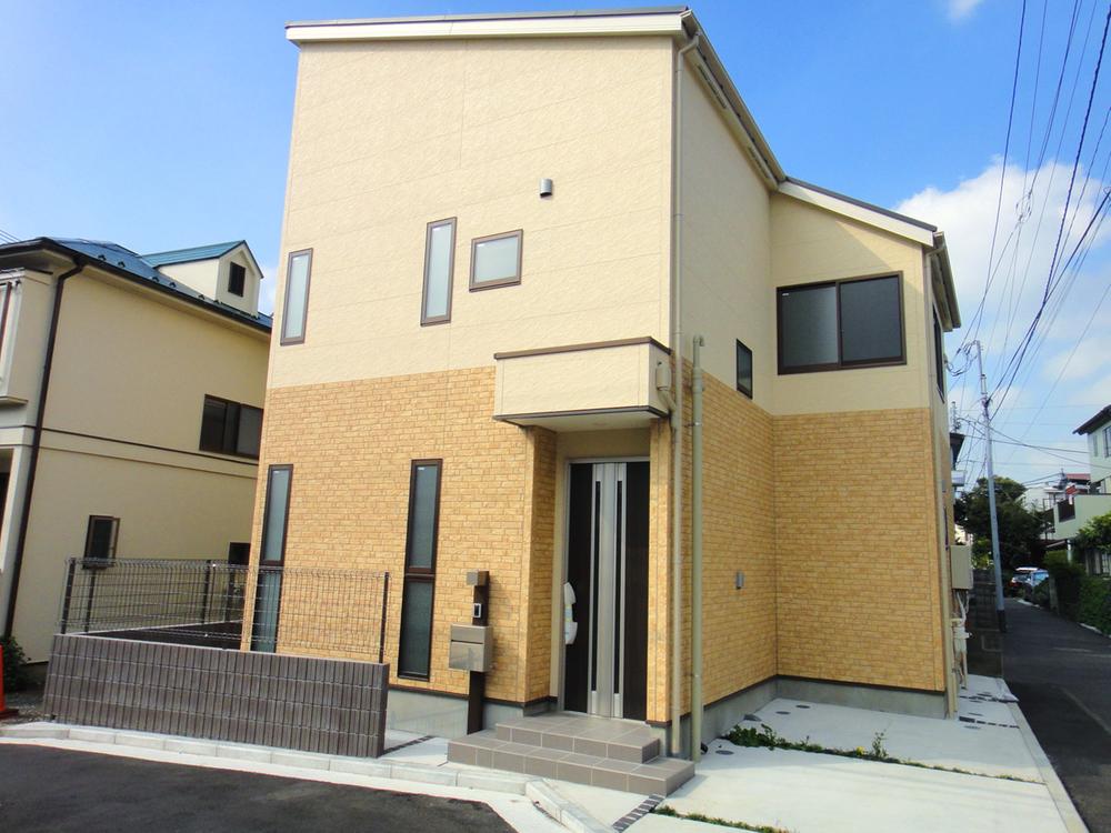 Local appearance photo. Local (10 May 2013) Shooting