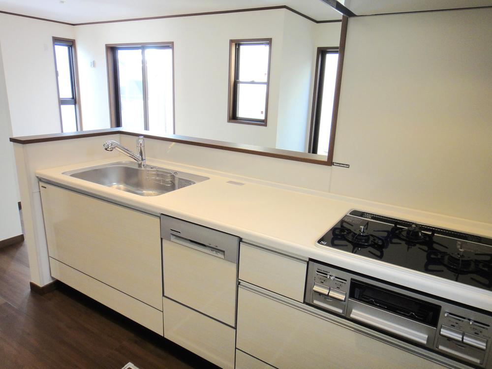 Kitchen. Indoor (10 May 2013) Shooting