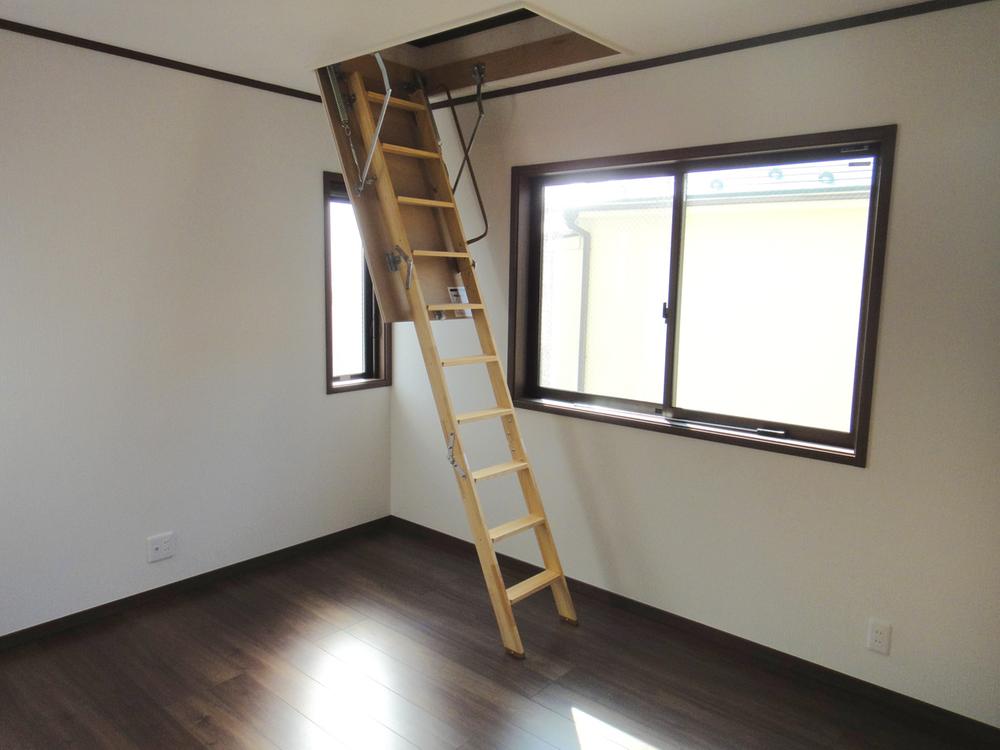 Non-living room. Indoor (10 May 2013) Shooting