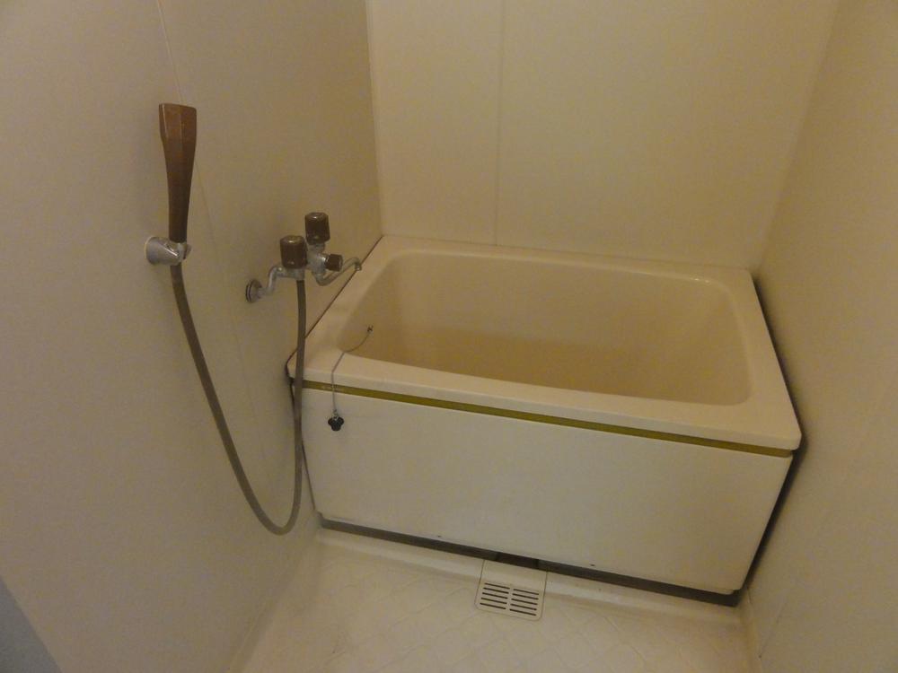 Bathroom. Indoor (July 2013) Shooting