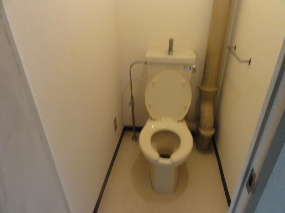 Toilet. Indoor (July 2013) Shooting