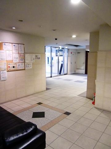 Entrance. Common areas