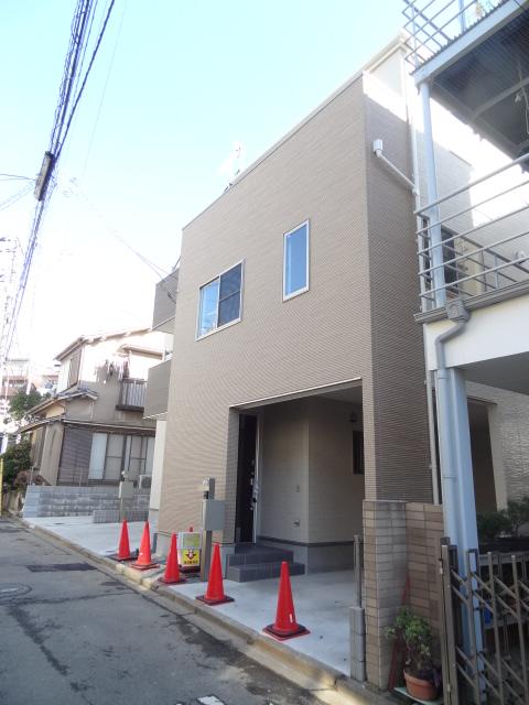 Local appearance photo. Local shooting