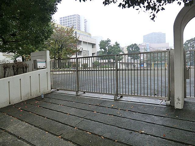 Primary school. 490m lively school spirit to Yokohama Municipal Kanagawa Elementary School
