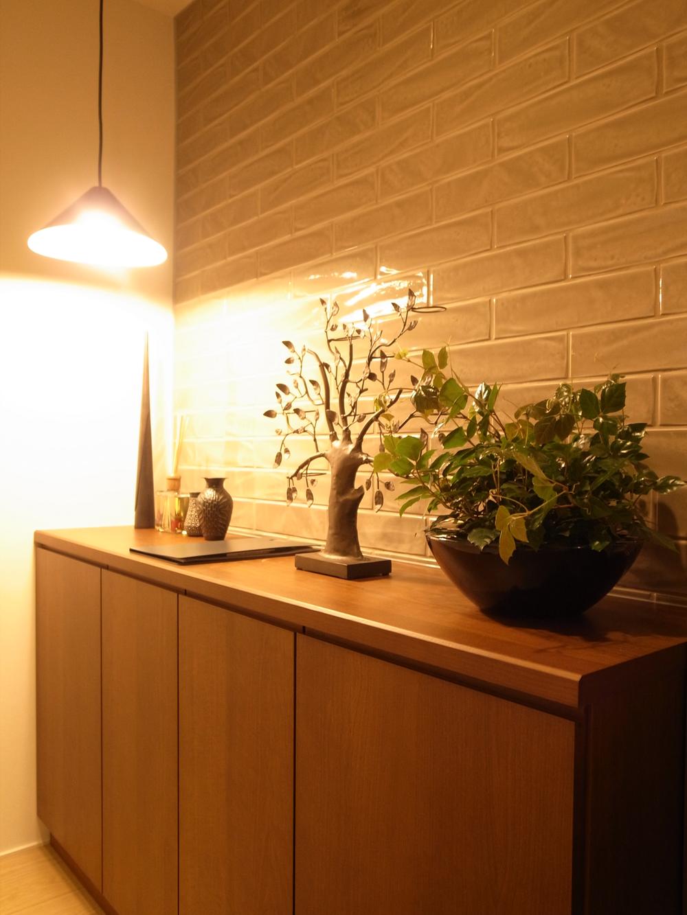 Entrance. Entrance storage can store plenty because there is also a shoe cloak is on the opposite side of the floor type.