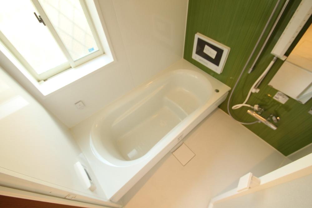 Bathroom. Local (11 May 2013) Shooting