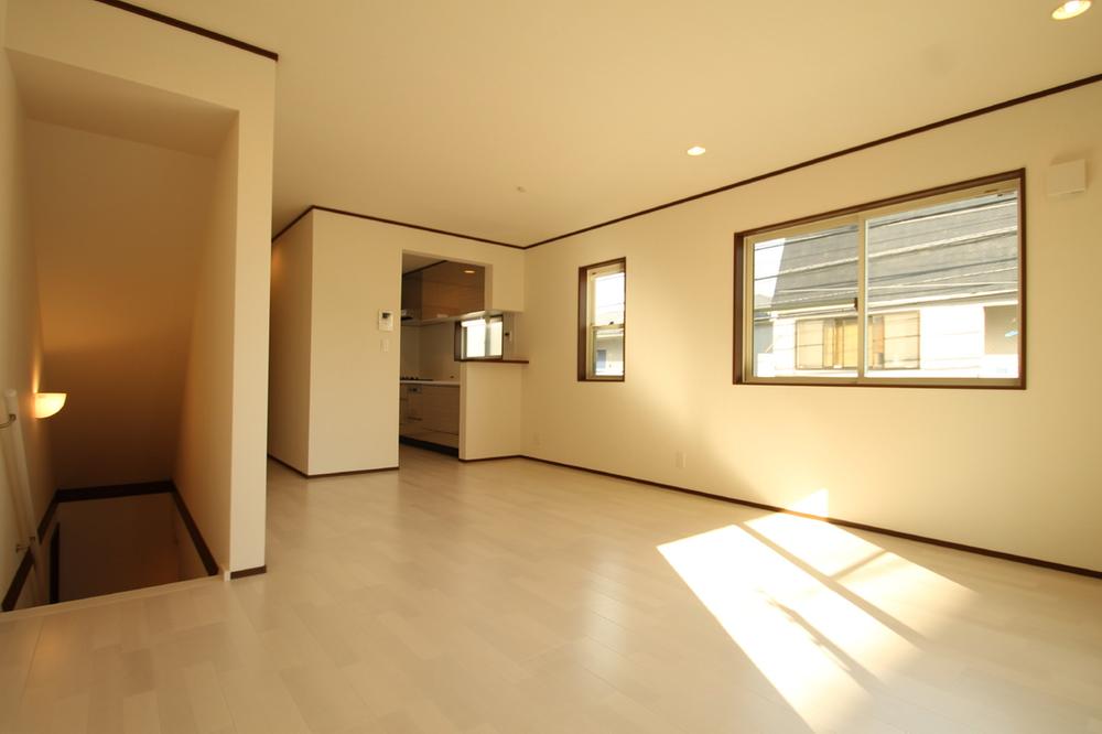 Living. Local (11 May 2013) Shooting