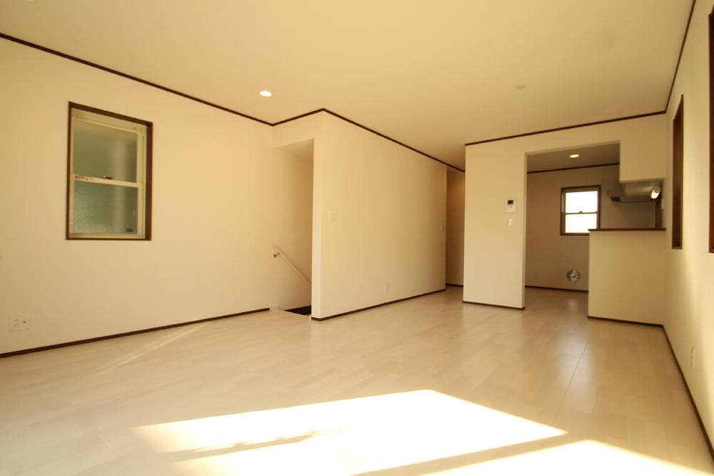 Living. Local (11 May 2013) Shooting