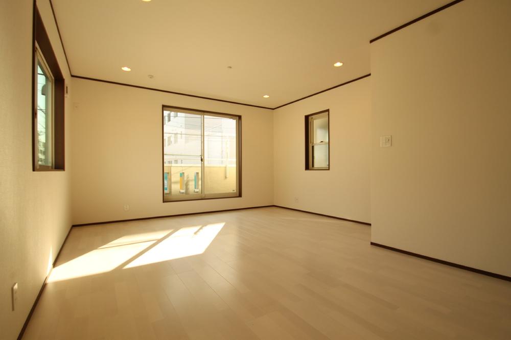 Living. Local (11 May 2013) Shooting