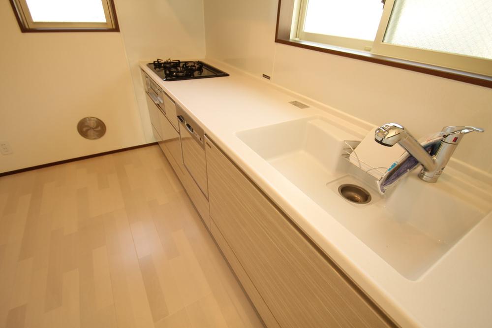 Kitchen. Local (11 May 2013) Shooting