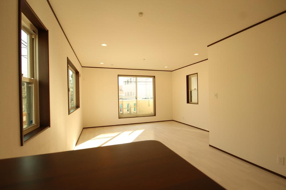 Living. Local (11 May 2013) Shooting