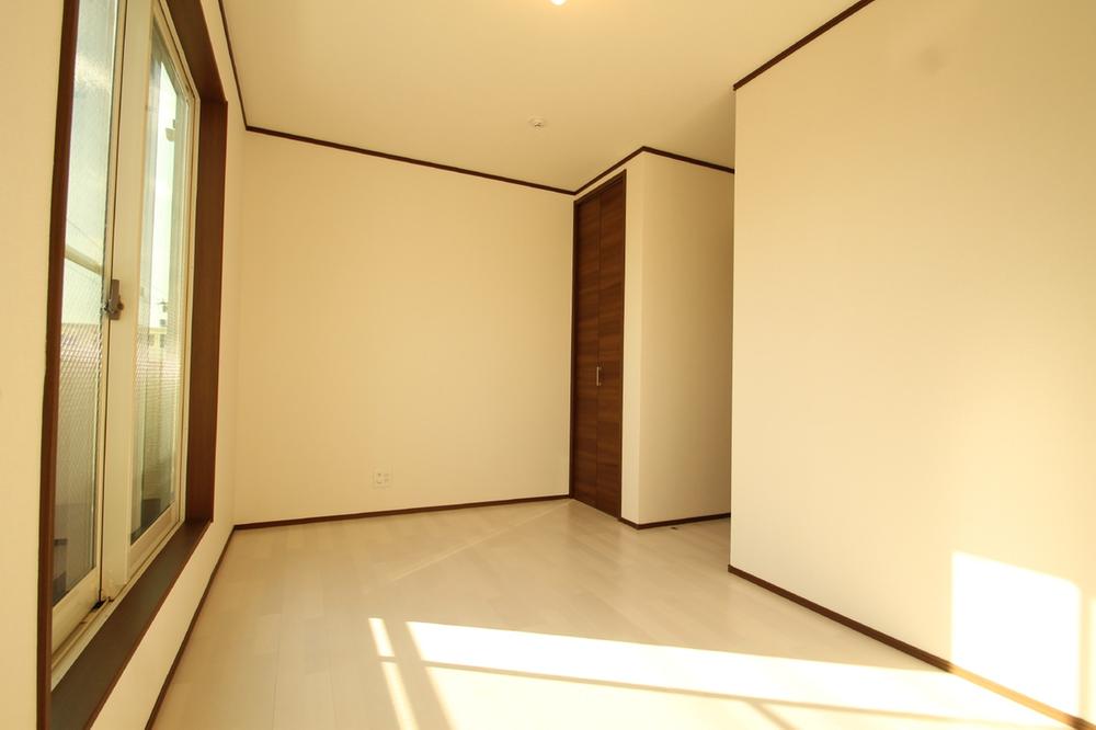 Non-living room. Local (11 May 2013) Shooting