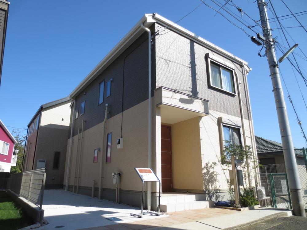 Local appearance photo. Local (10 May 2013) Shooting