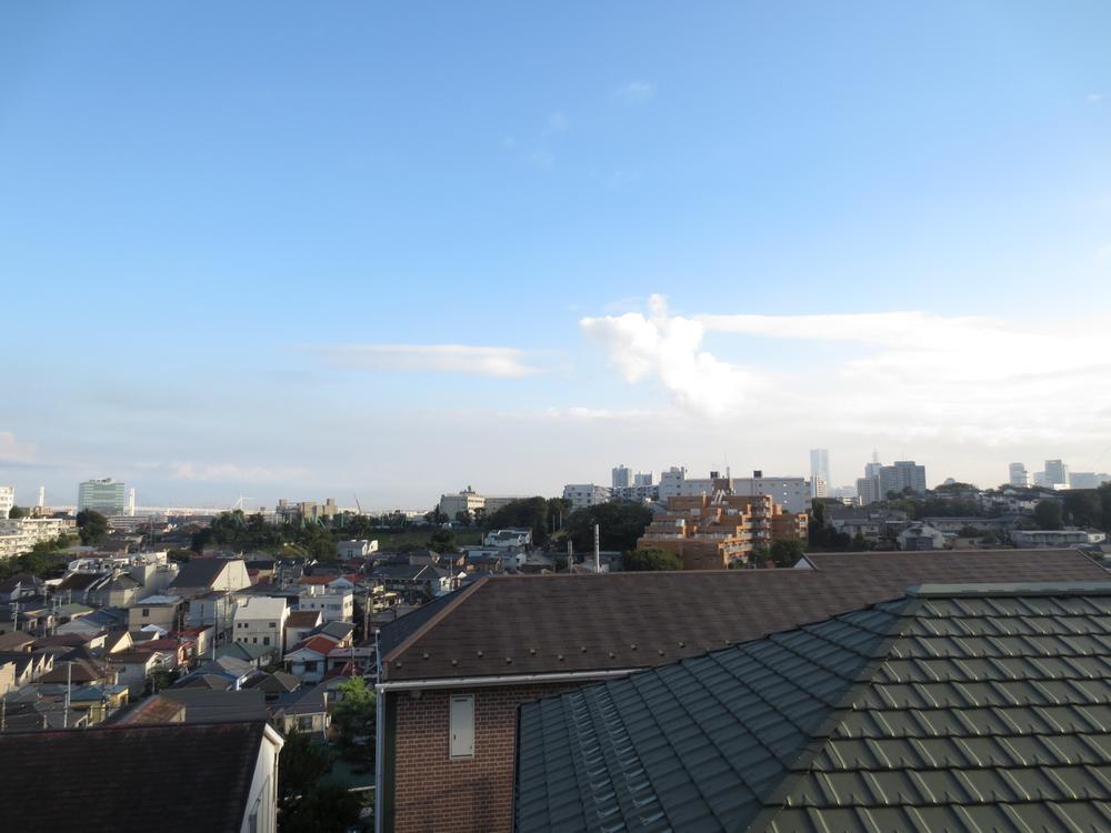 View photos from the dwelling unit. View from the site (October 2013) Shooting