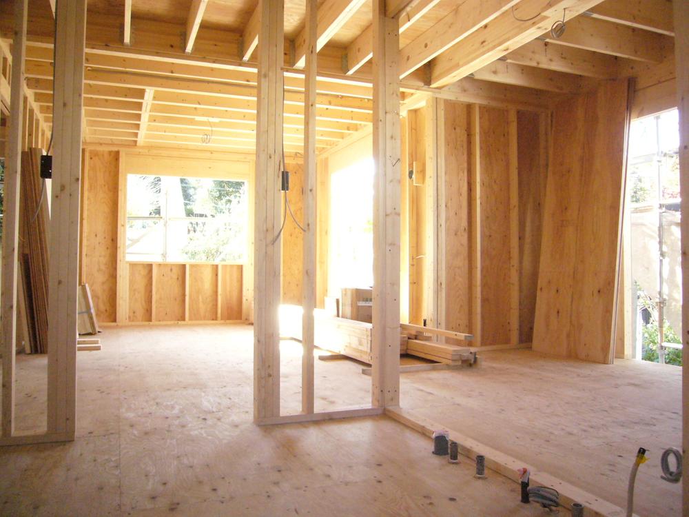 Other local. 20 tatami mats is the living part of the more than. We will proceed from now carpentry work. (2013 November 22 shooting)