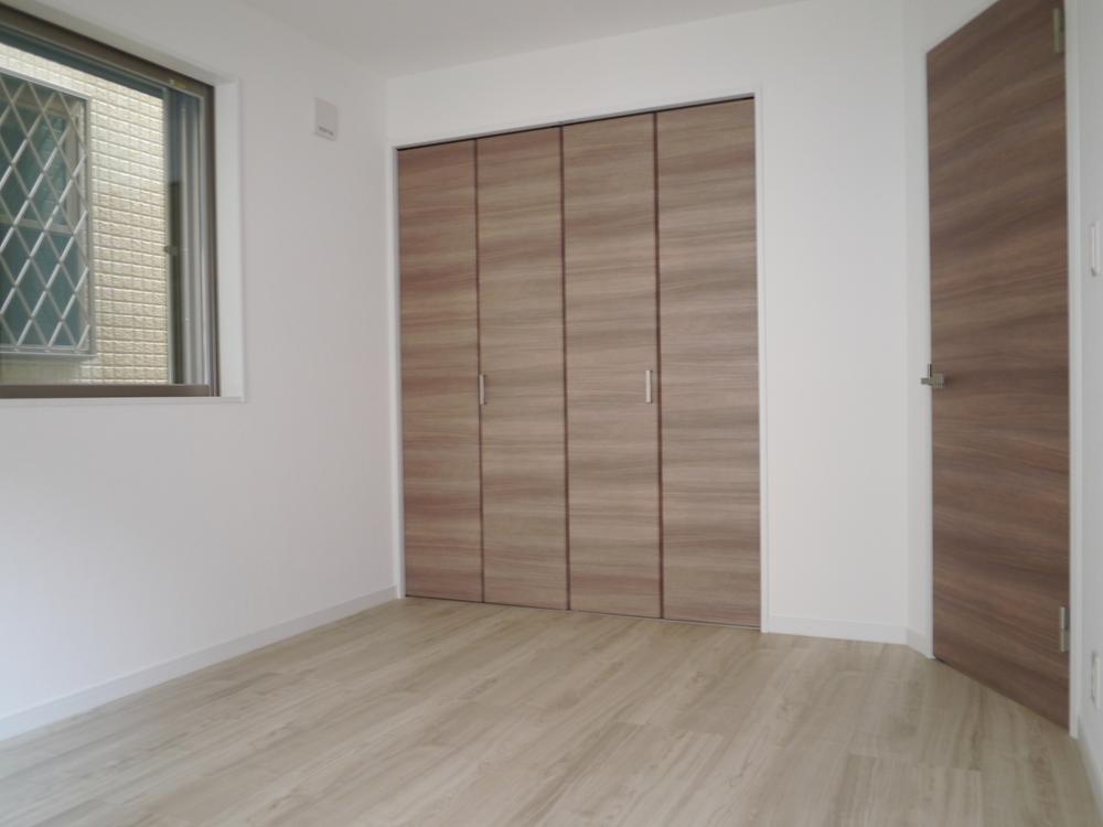 Non-living room. Indoor (11 May 2013) Shooting