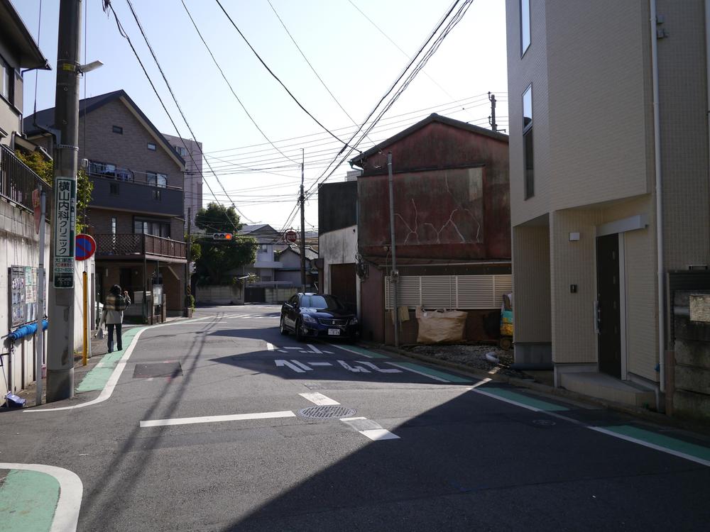 Local photos, including front road. Local (11 May 2013) Shooting