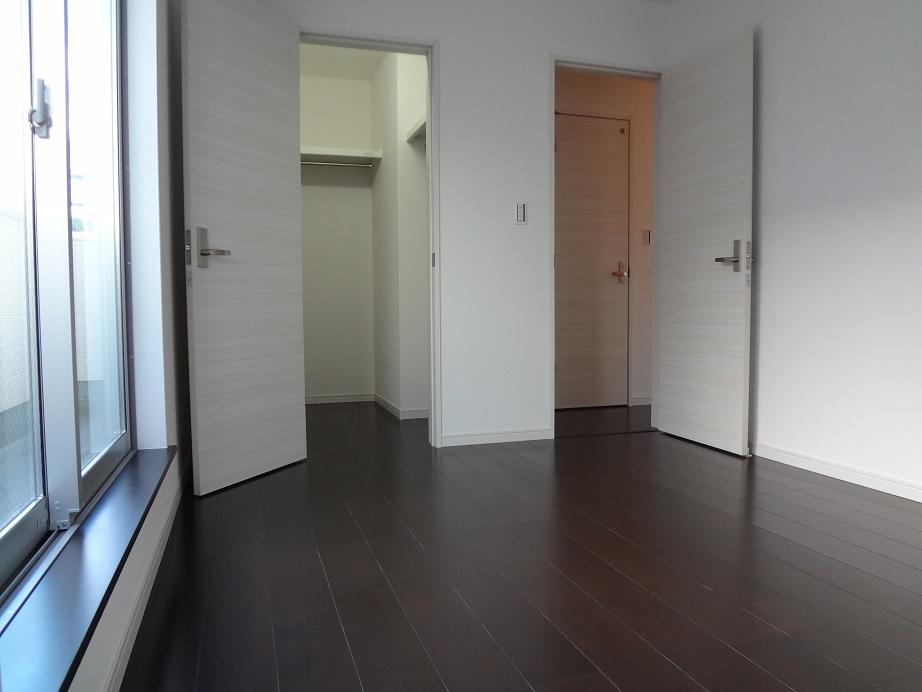 Non-living room. Walk-in closet