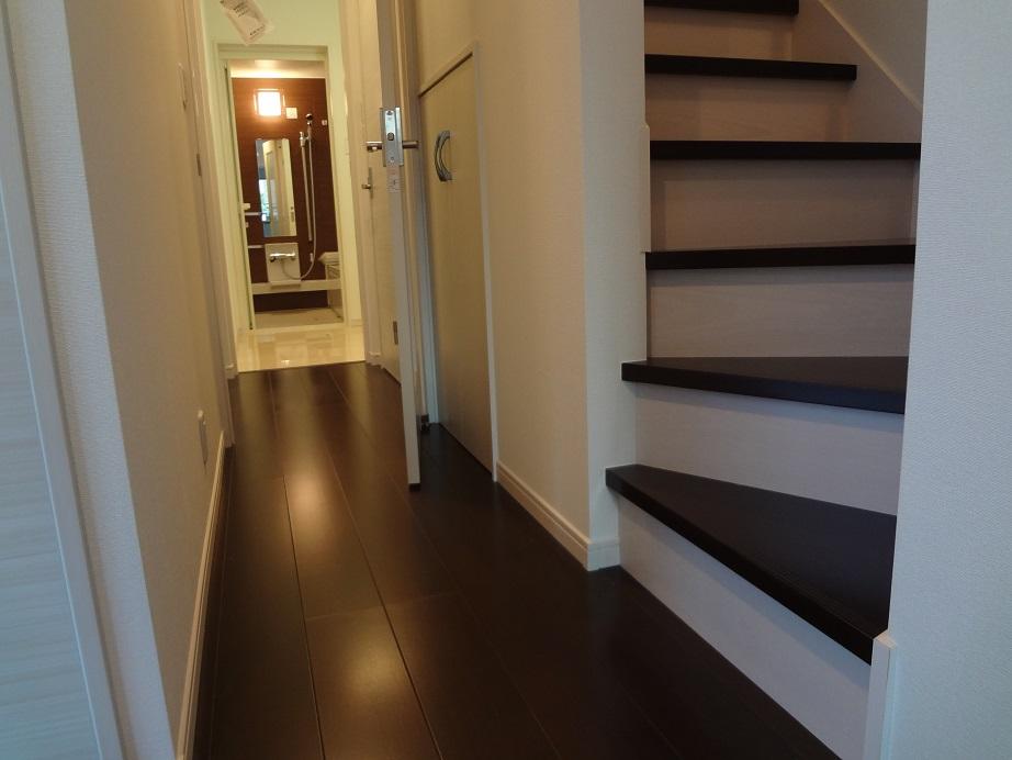 Other introspection. First floor staircase section